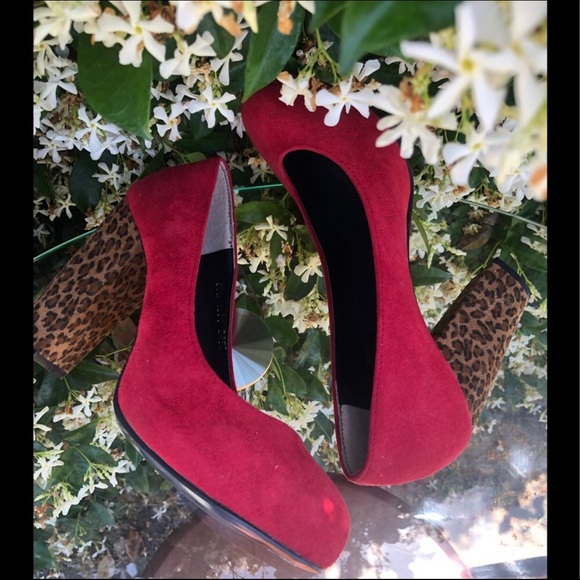Red Leopard/Cheetah Heels - Picture 1 of 4